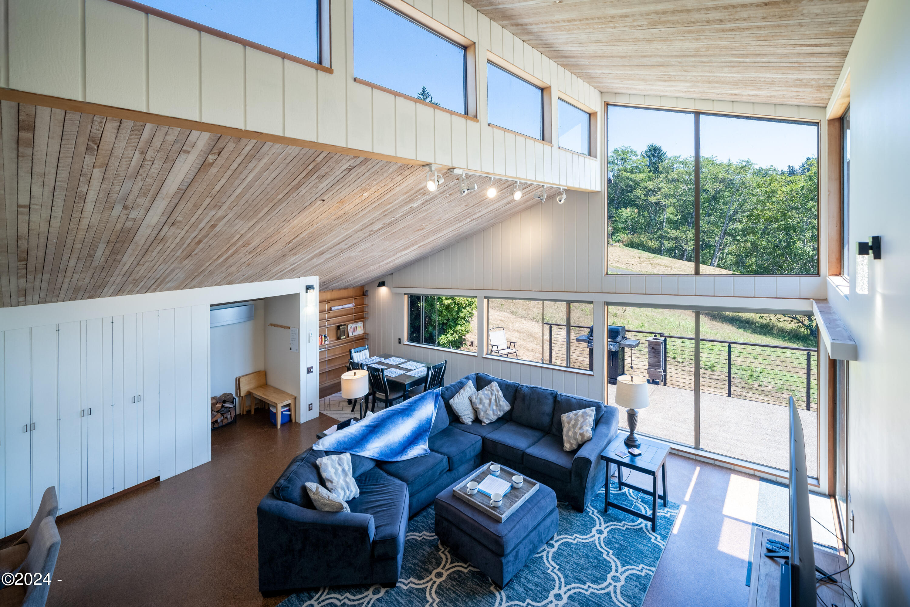 2555 Four Creeks Road