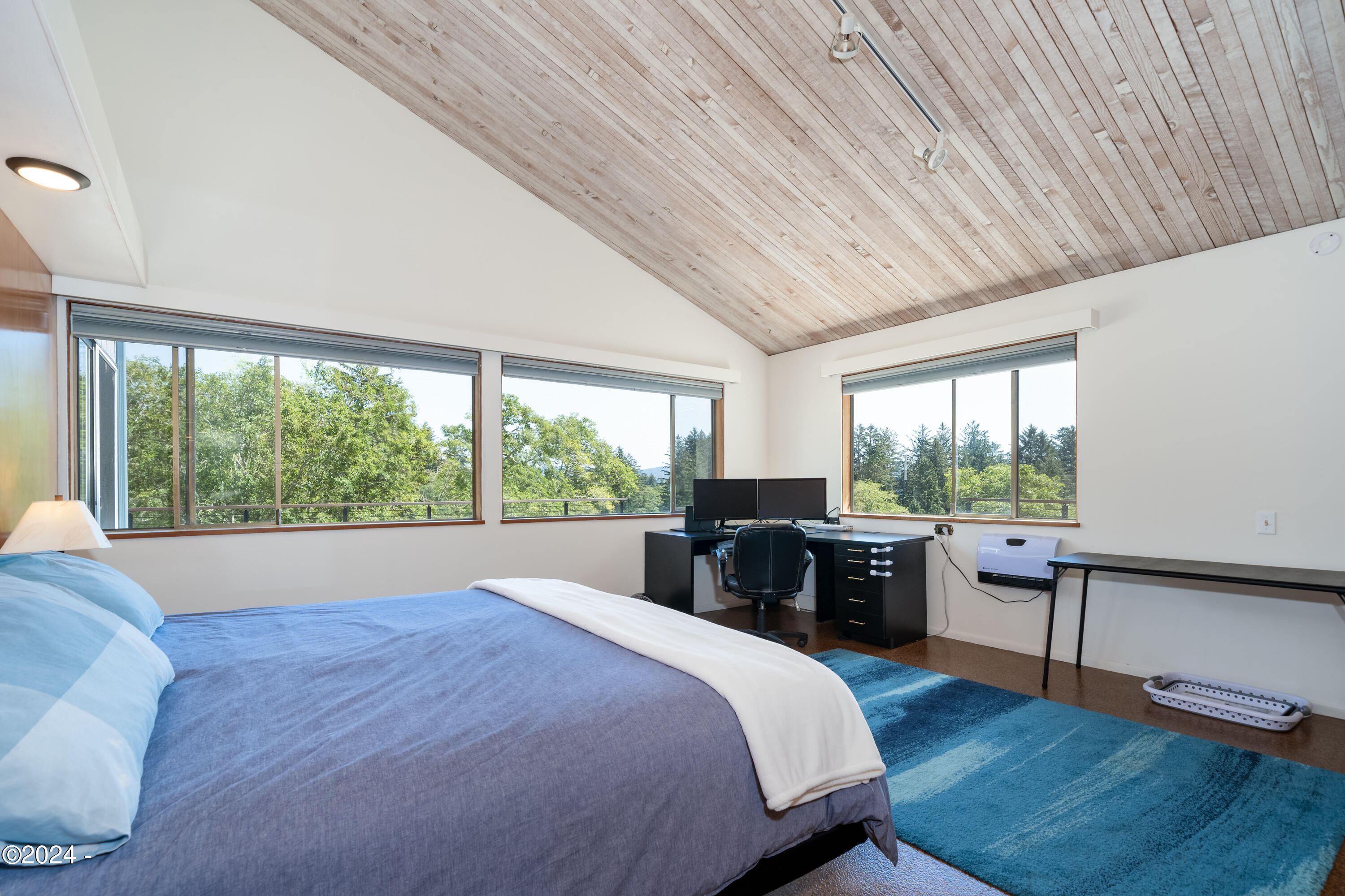 2555 Four Creeks Road