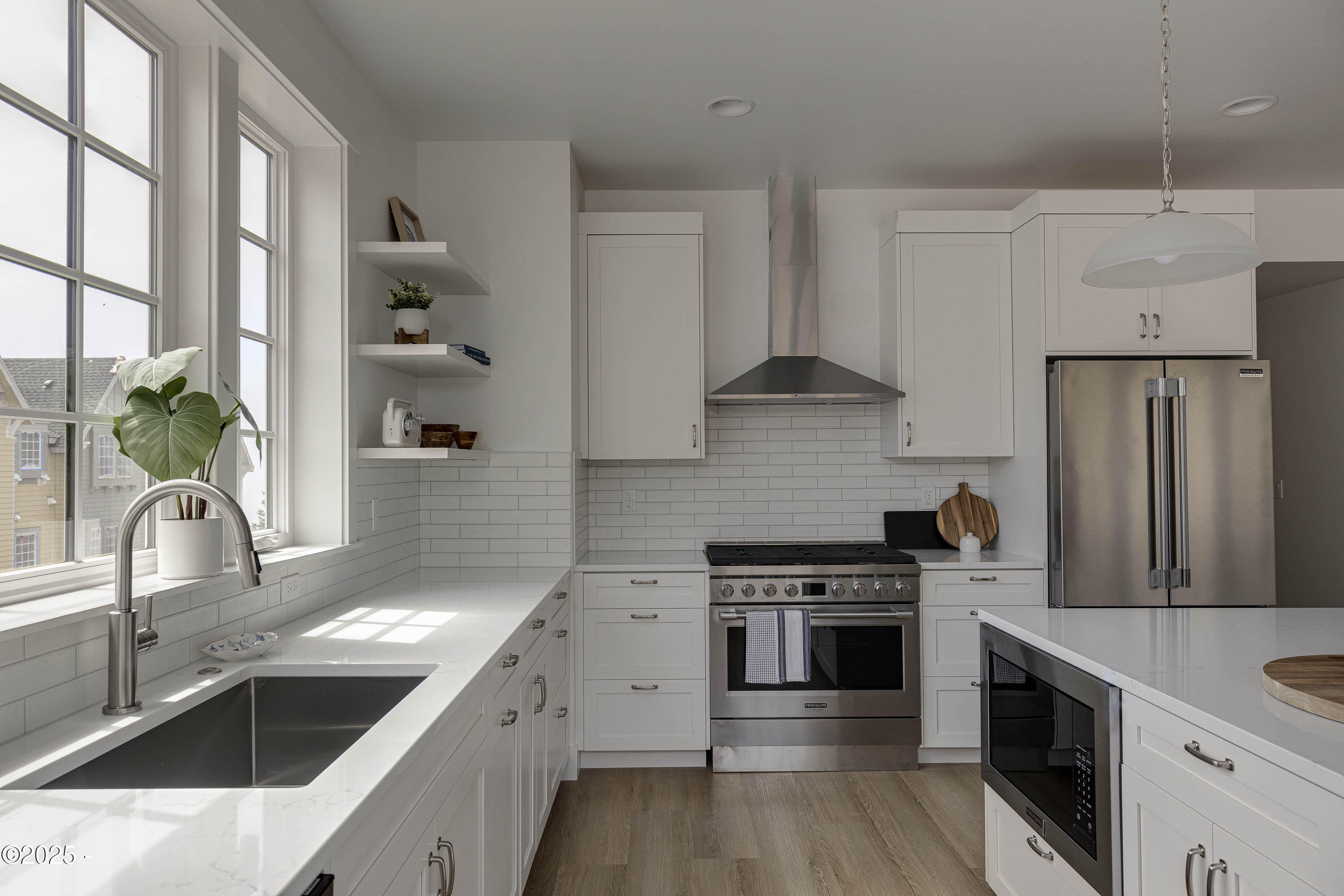 1152 NE Seascape Avenue, 13