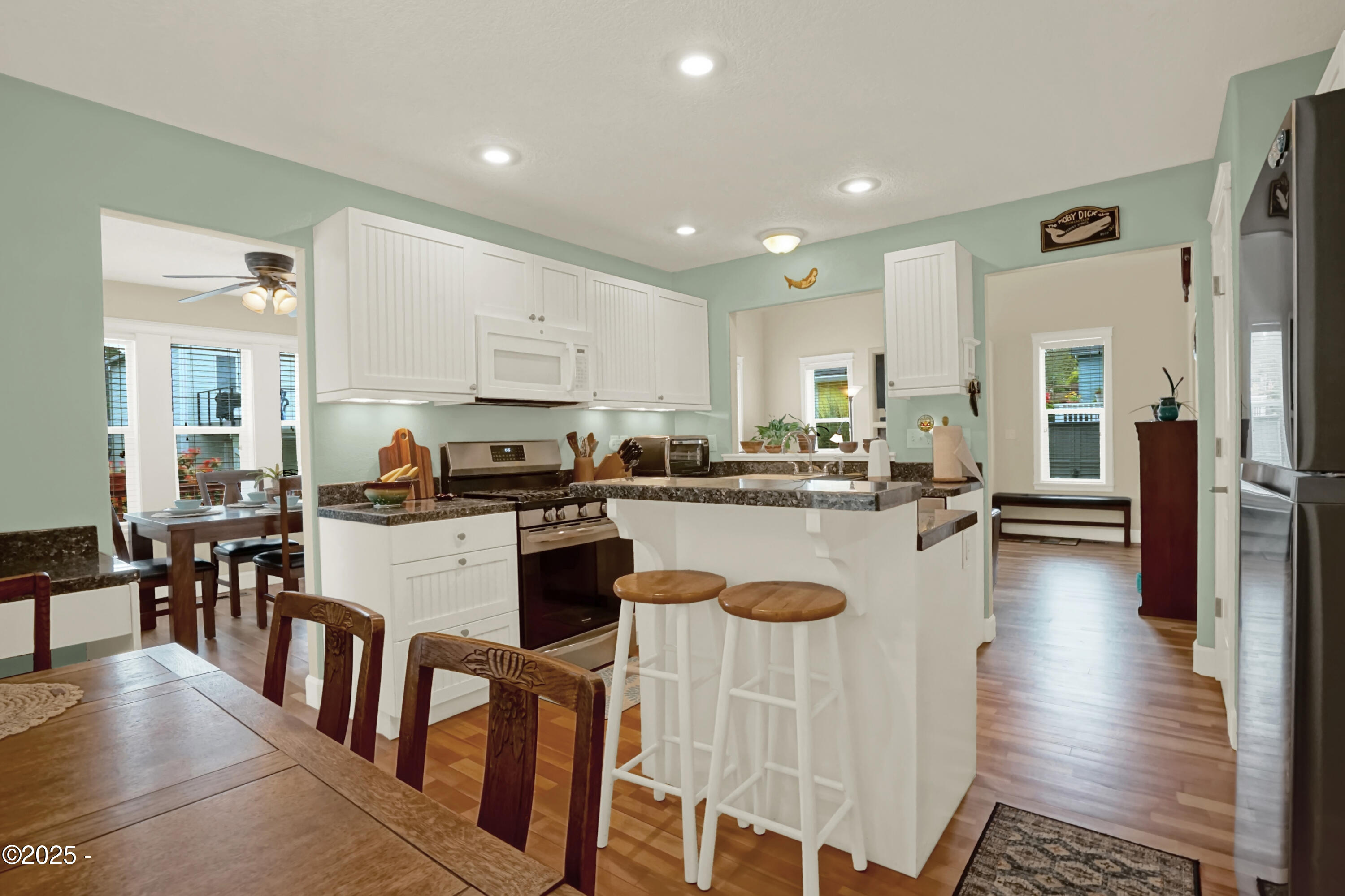 2146 NW Jetty Avenue