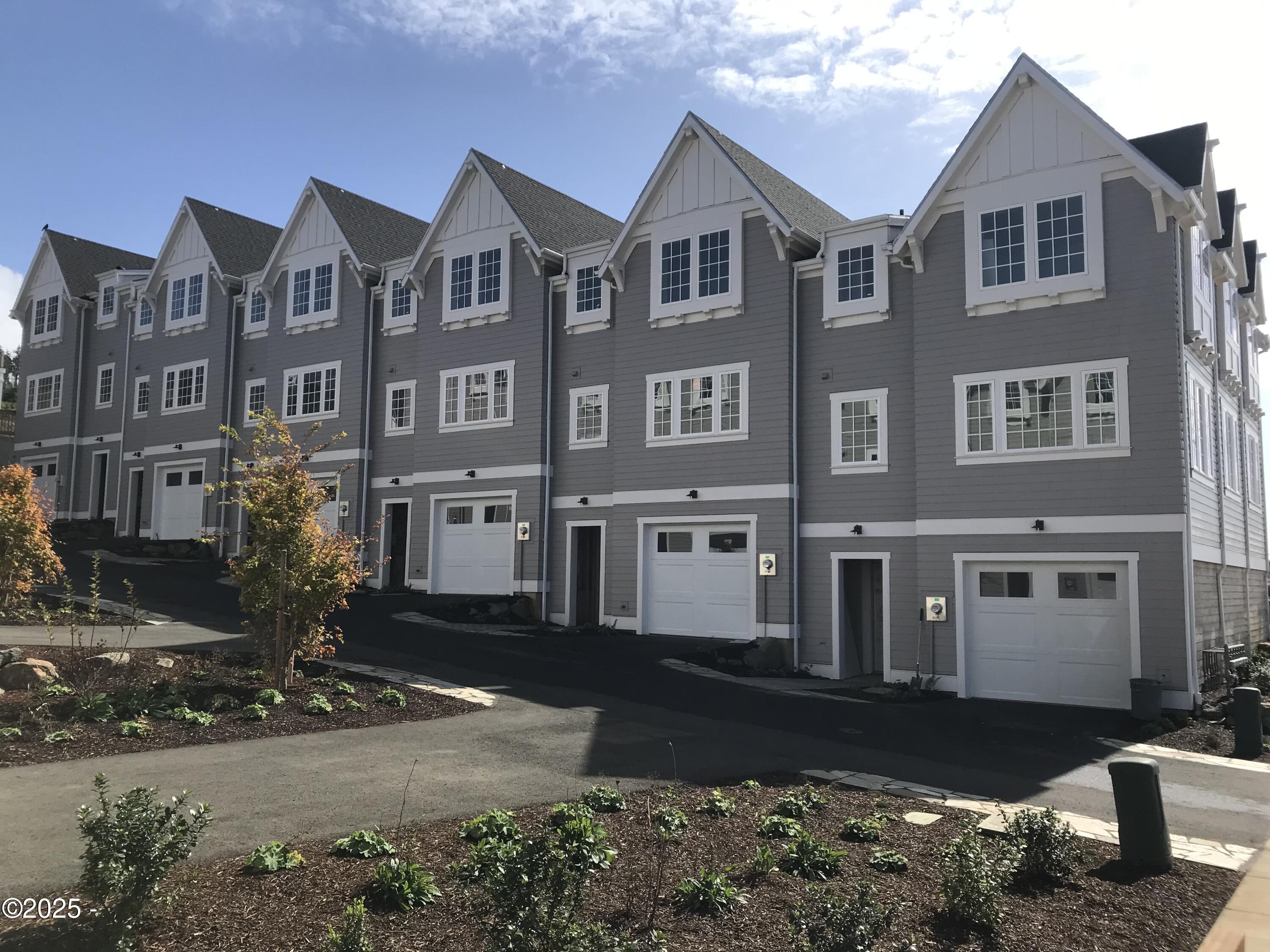 419 NE Moonwake Lane, 17