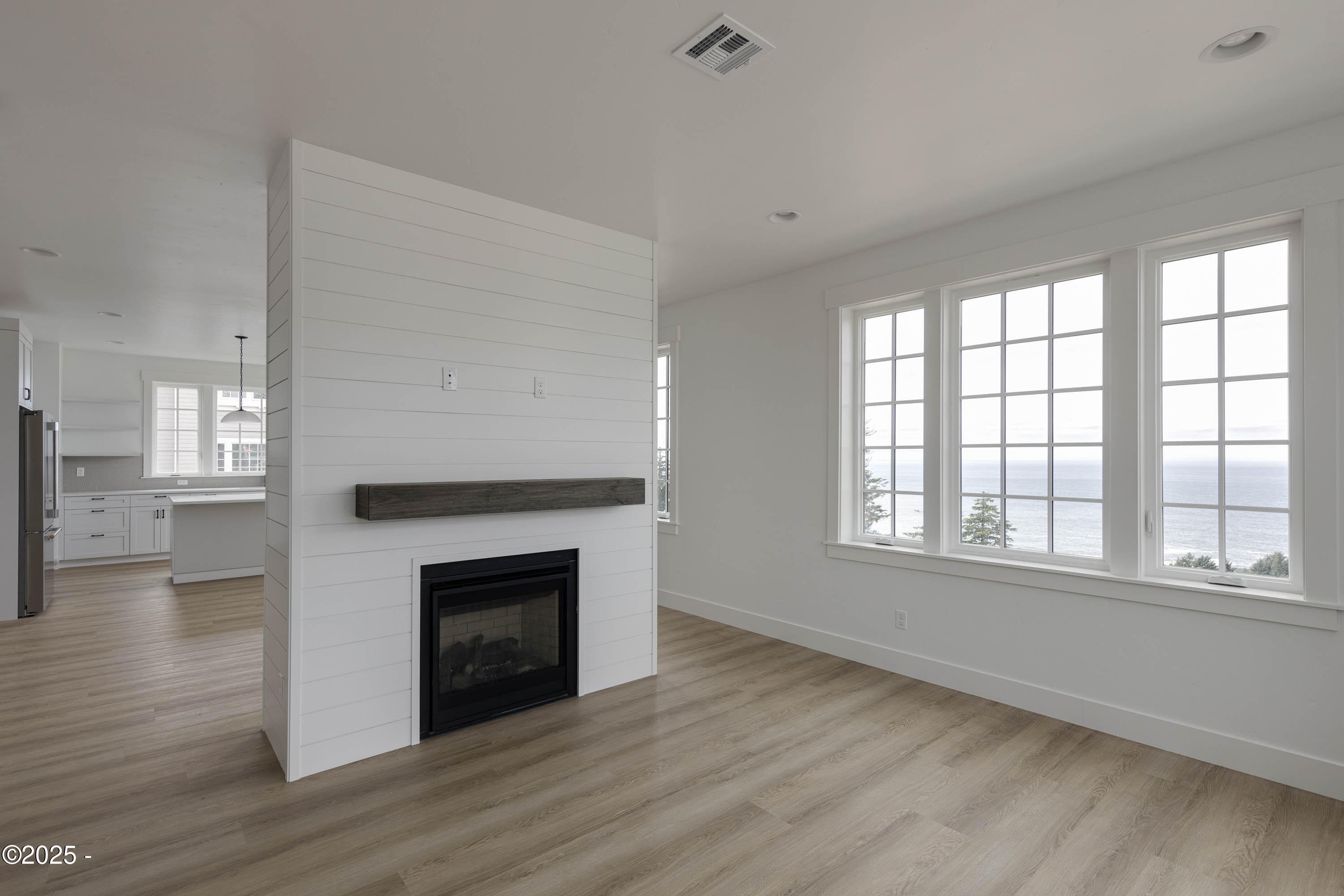 1128 NE Seascape Lane, 9