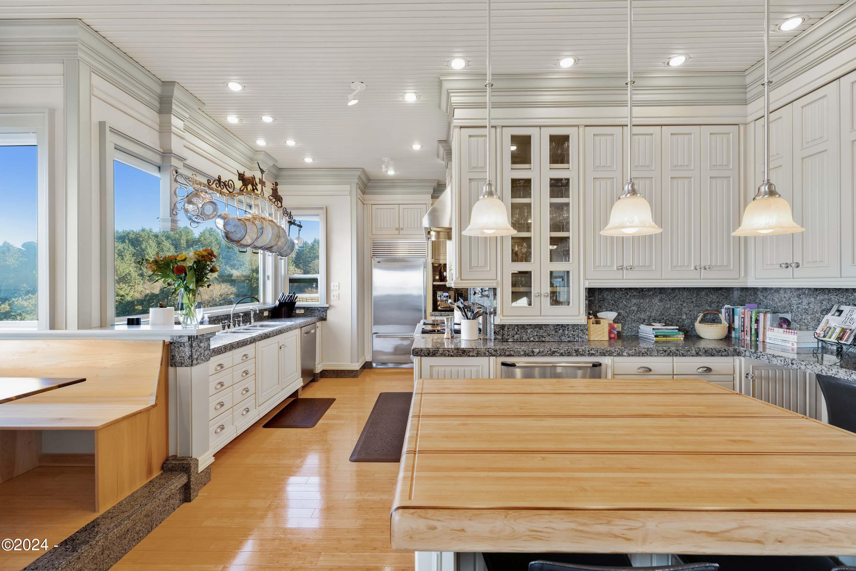 41900 Horizon View Avenue