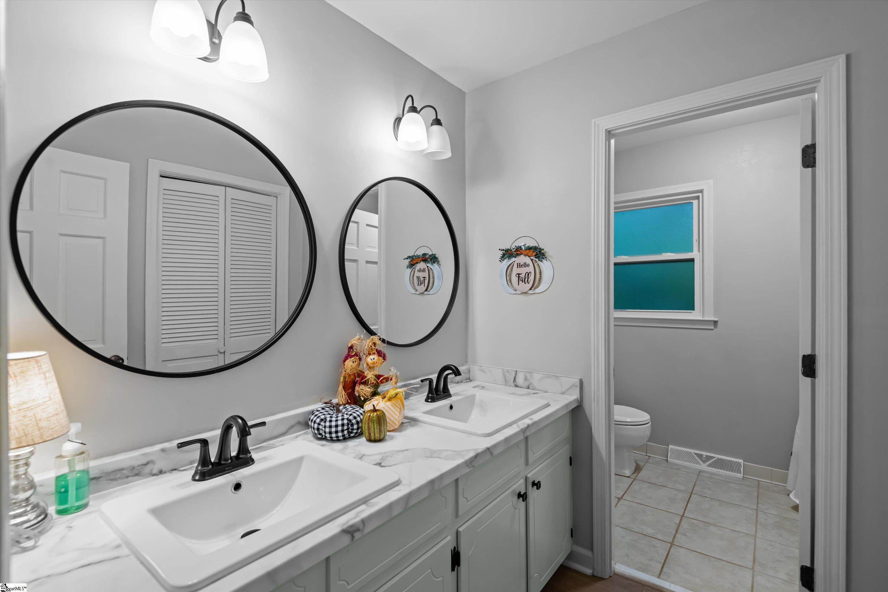 1012 Stratford Drive