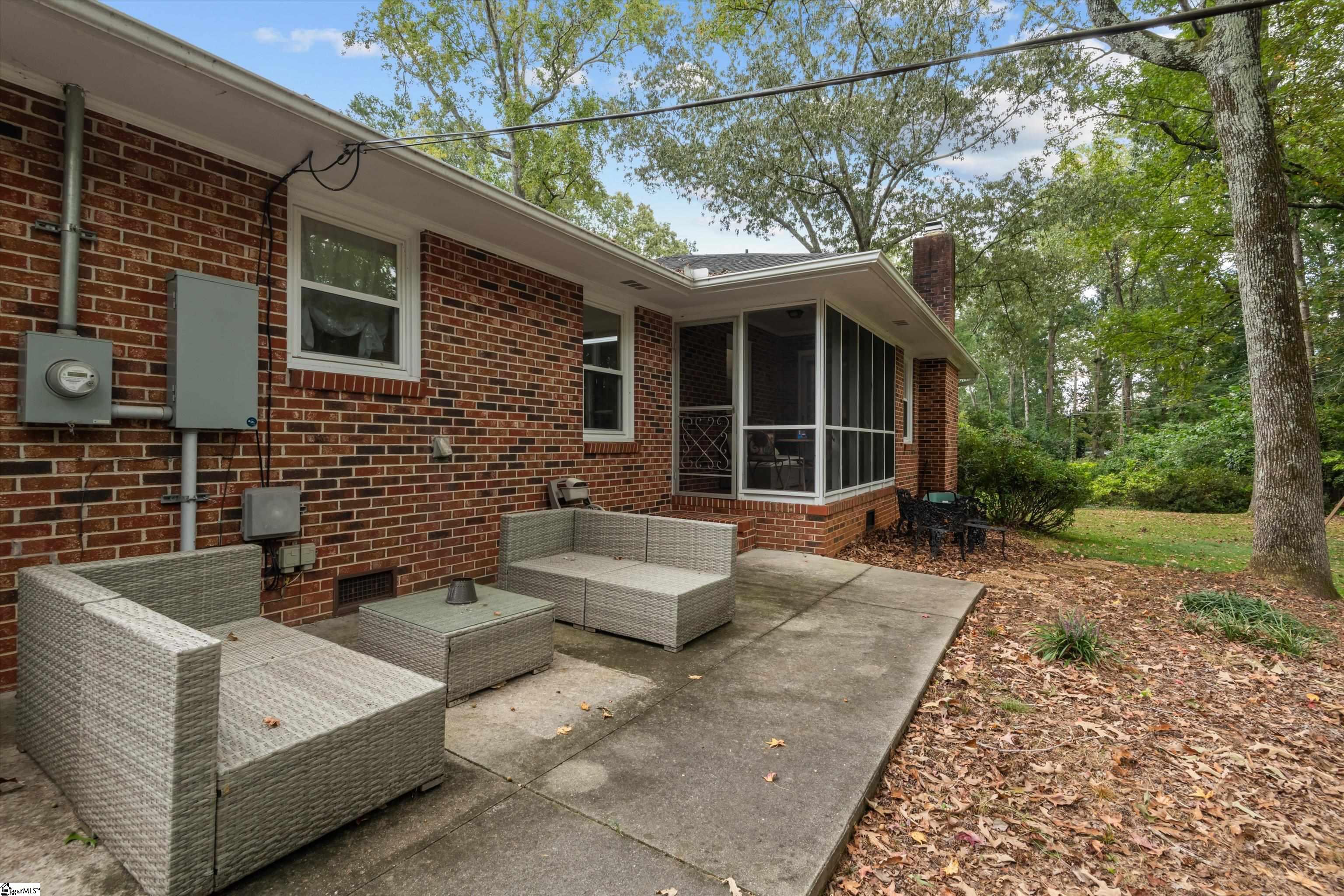 1012 Stratford Drive