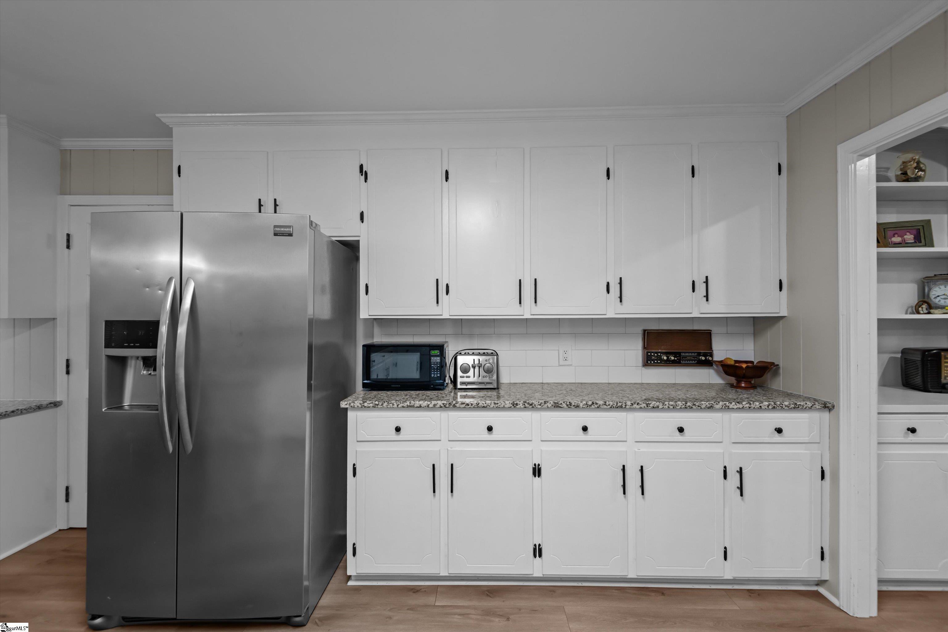 1012 Stratford Drive