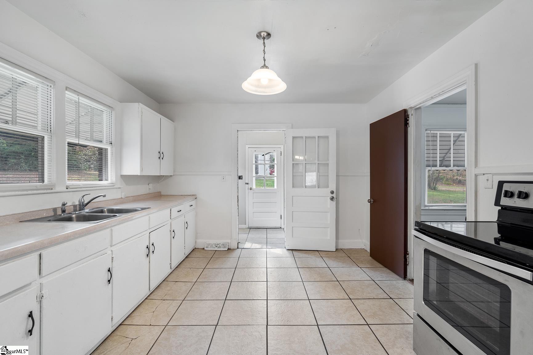 113 Brookside Circle