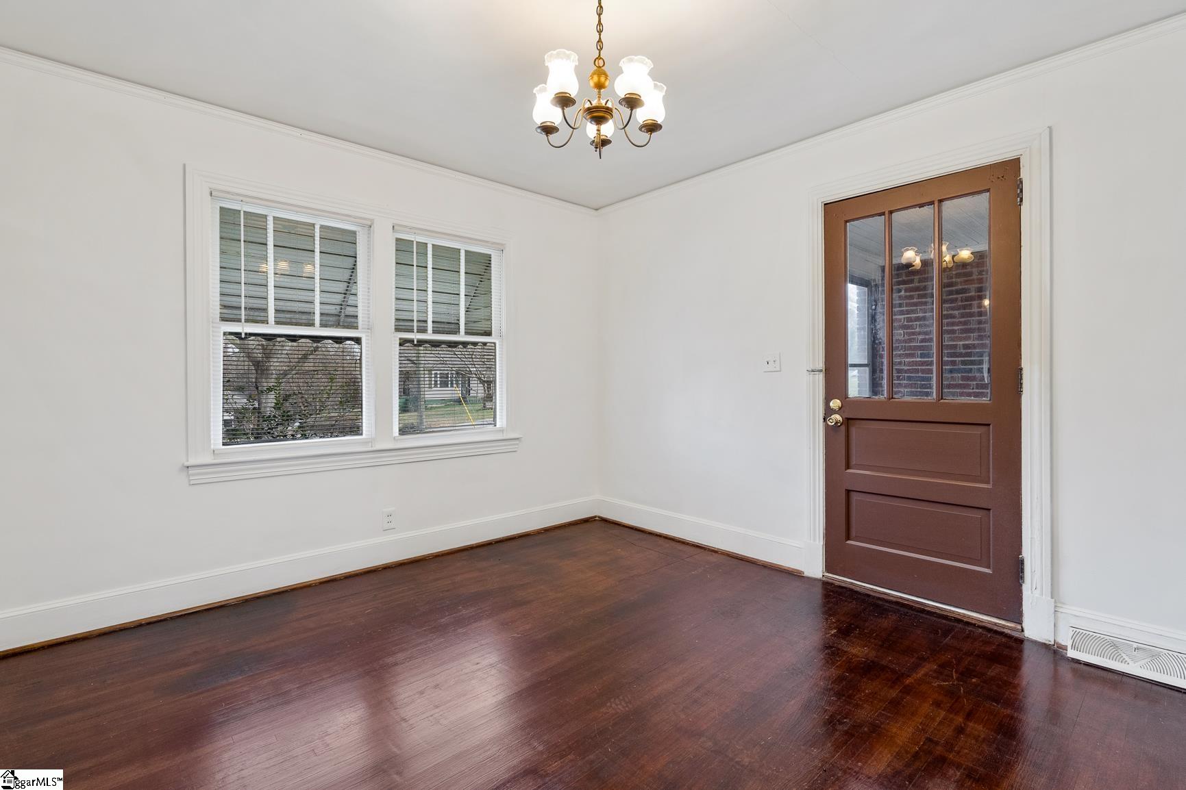 113 Brookside Circle