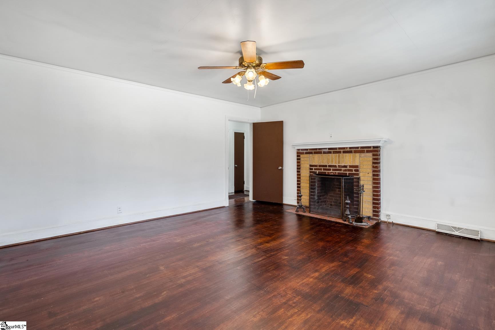 113 Brookside Circle