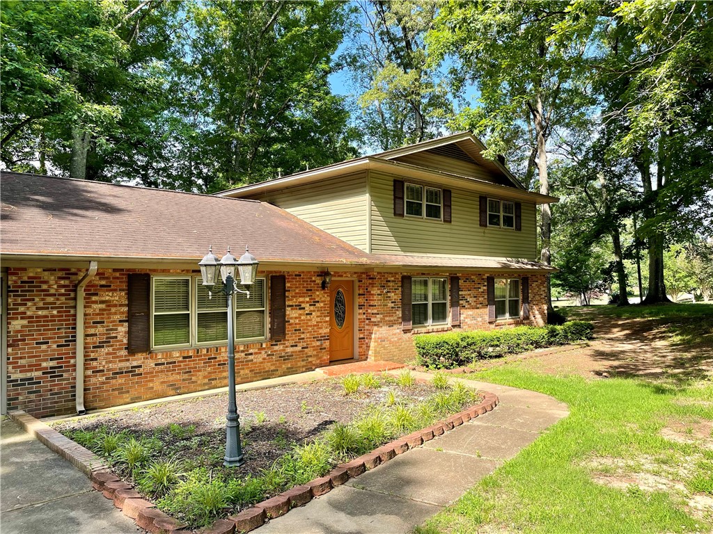 318,,Hillandale,Road