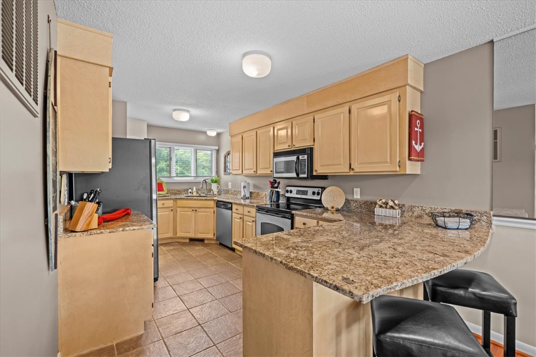 701 Loran Pointe