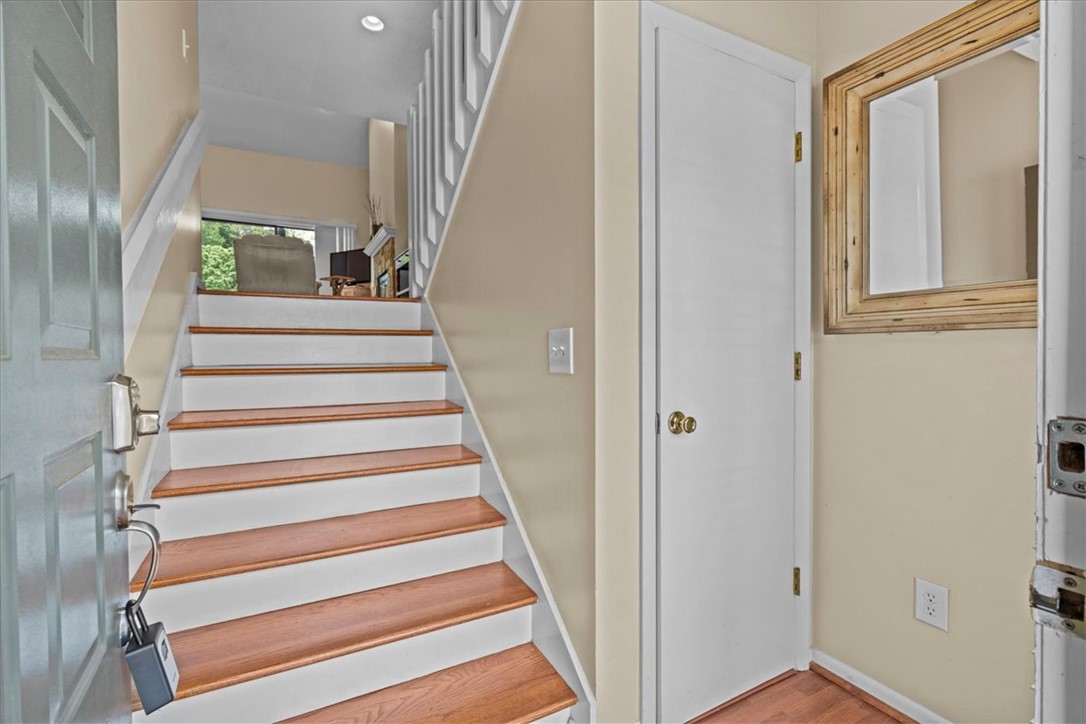 701 Loran Pointe