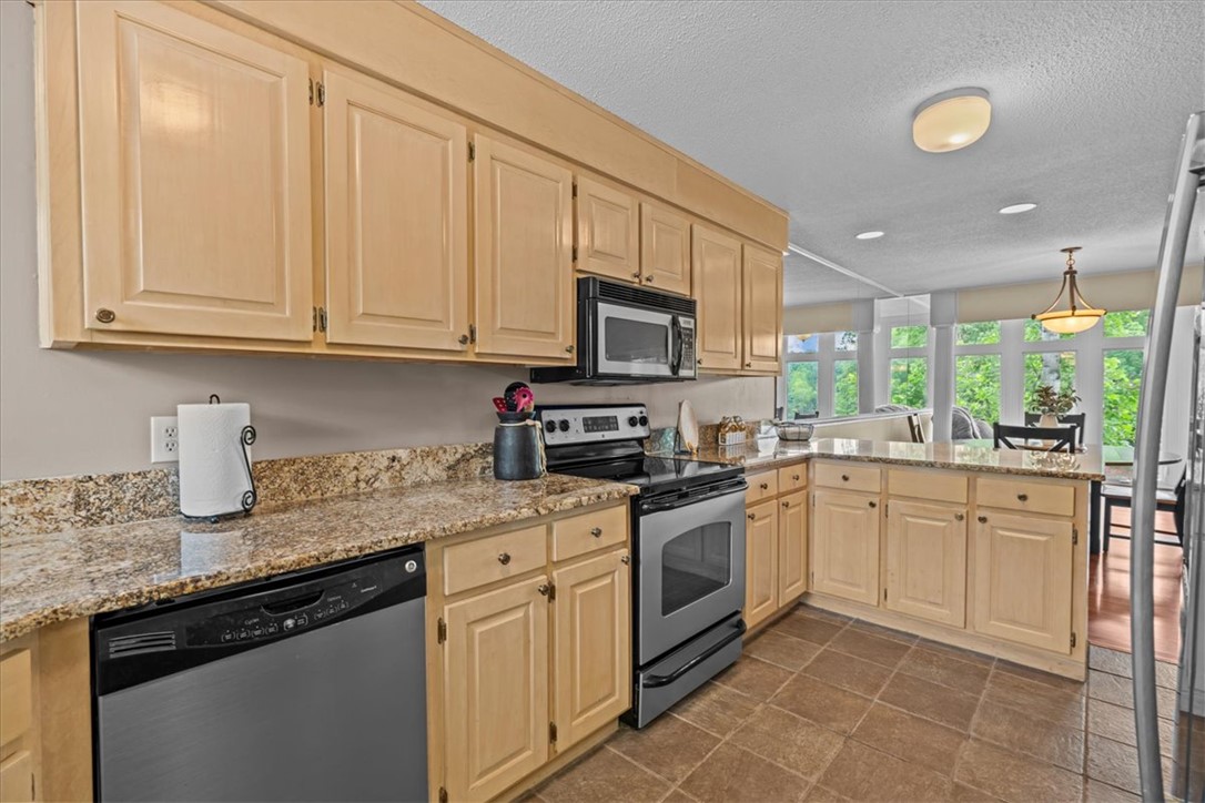 701 Loran Pointe