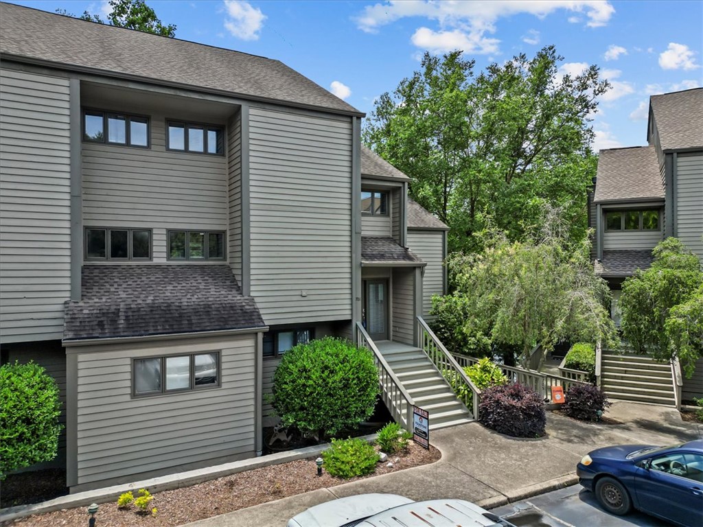 701 Loran Pointe