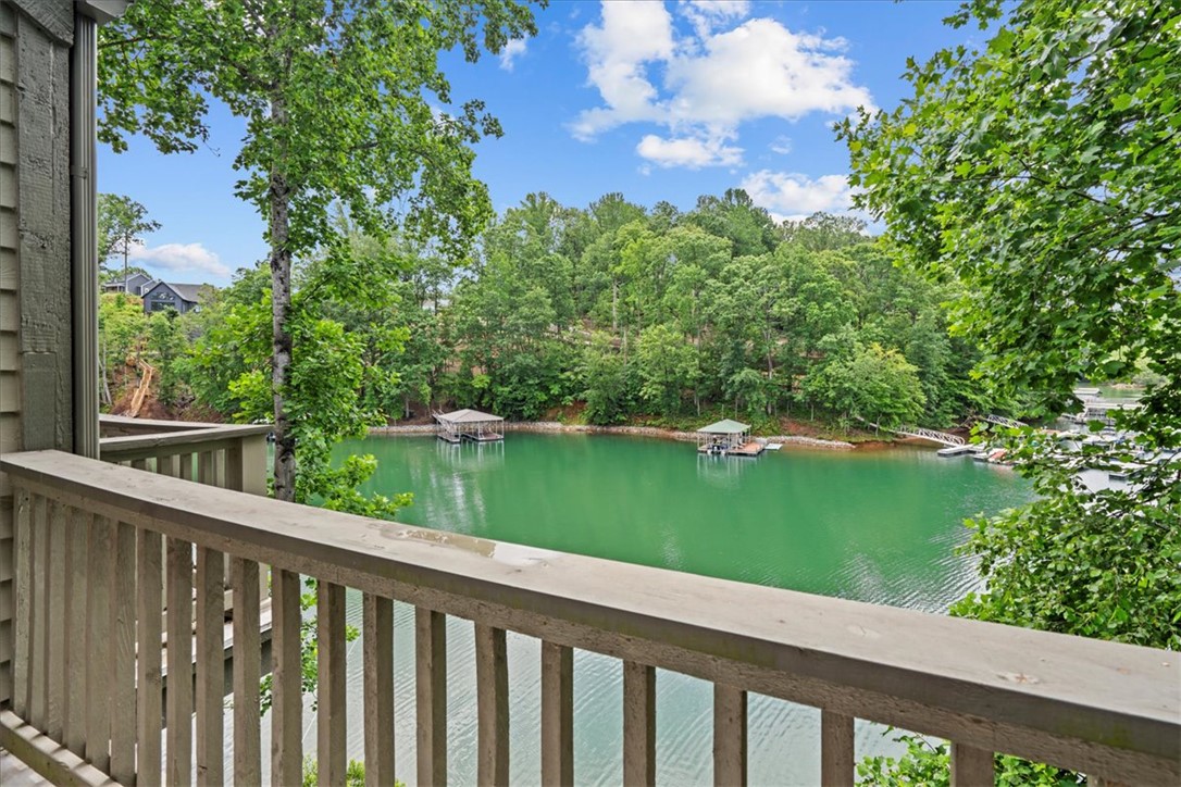 701 Loran Pointe
