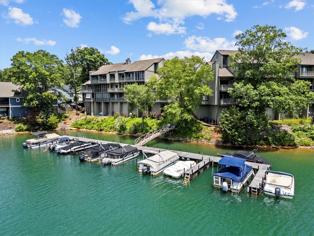 701 Loran Pointe