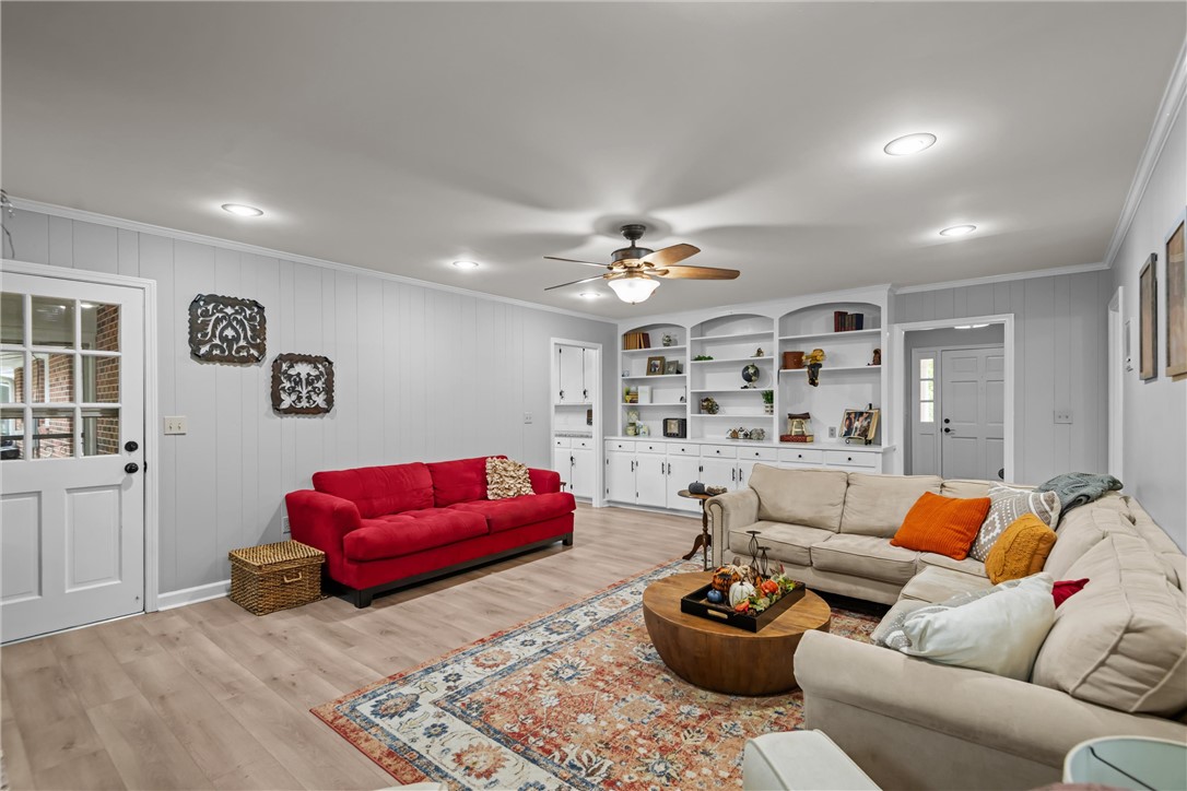 1012 Stratford Drive