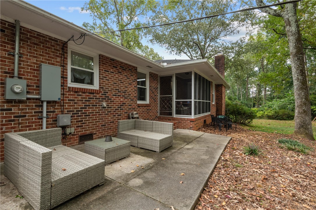 1012 Stratford Drive