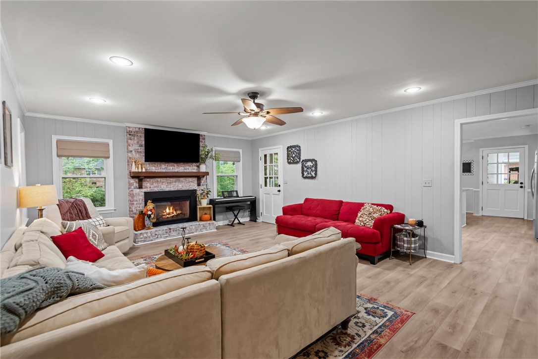 1012 Stratford Drive