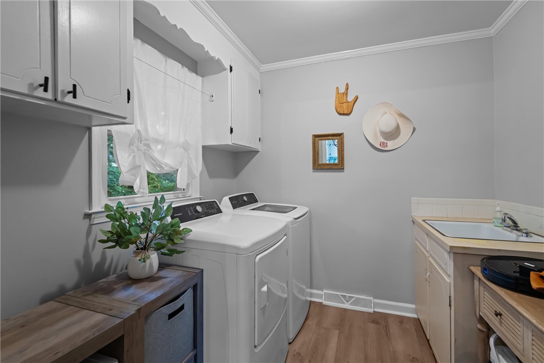 1012 Stratford Drive