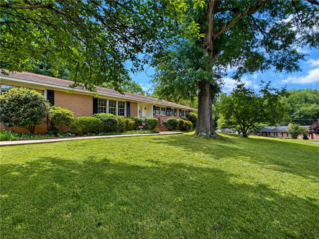 611 Heyward Road