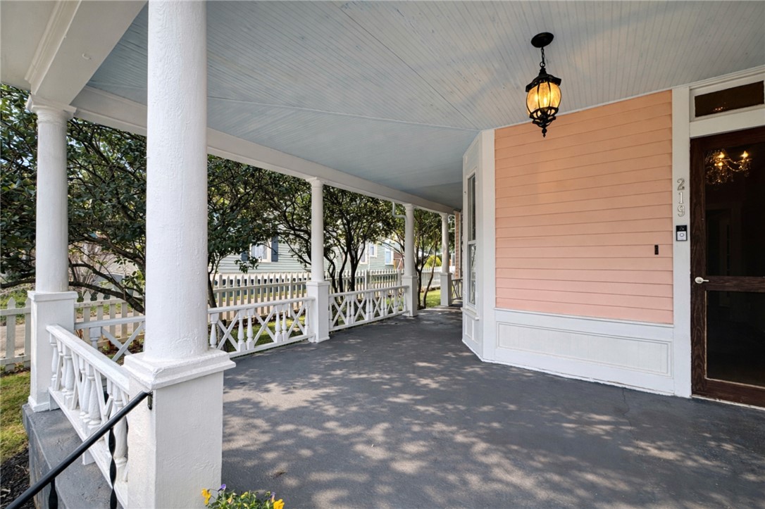 219 E Franklin Street