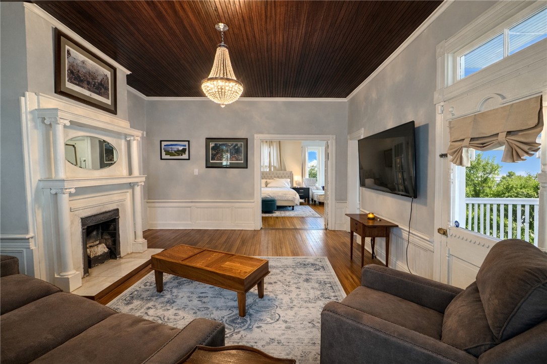 219 E Franklin Street