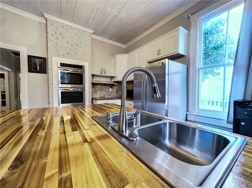 219 E Franklin Street