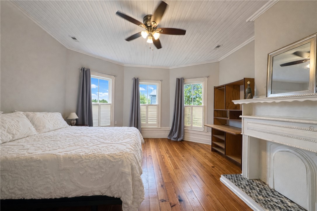 219 E Franklin Street