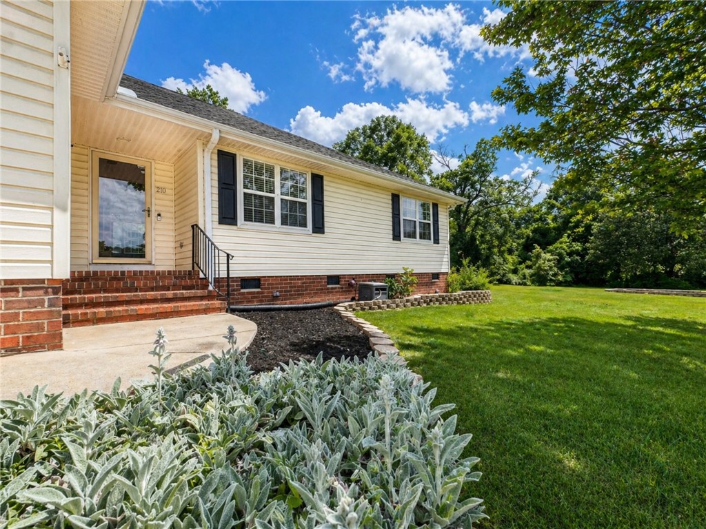 210 Springside Circle