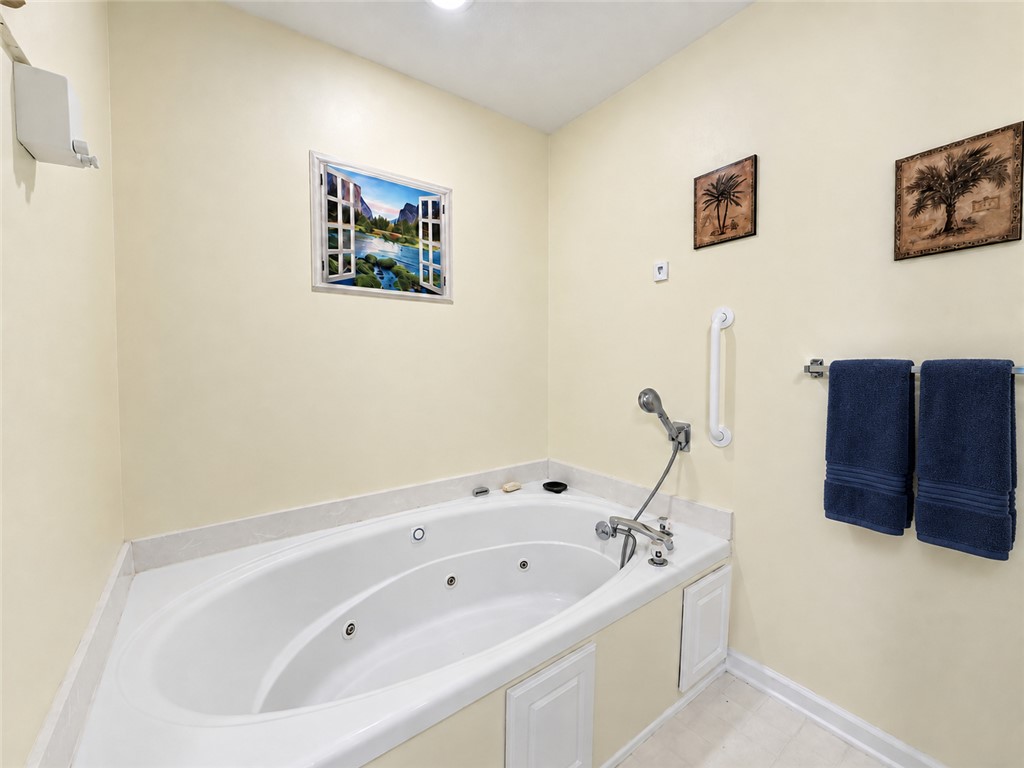 113 Grand Oak Circle