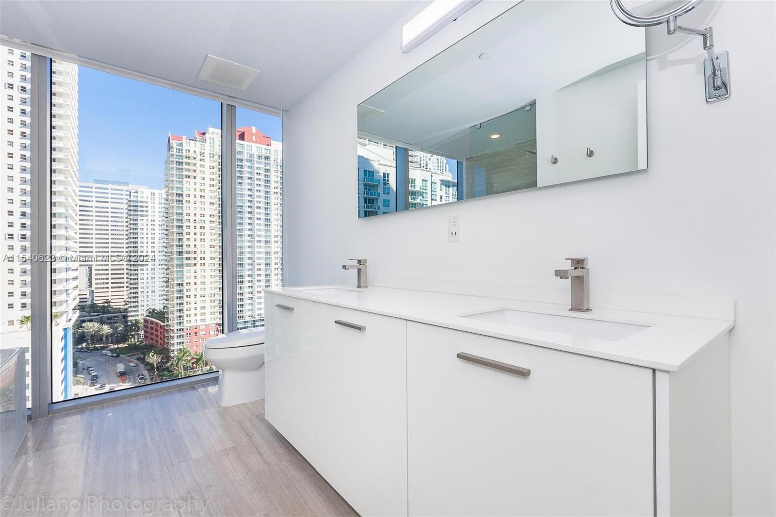 1300 Brickell Bay Dr # 1710