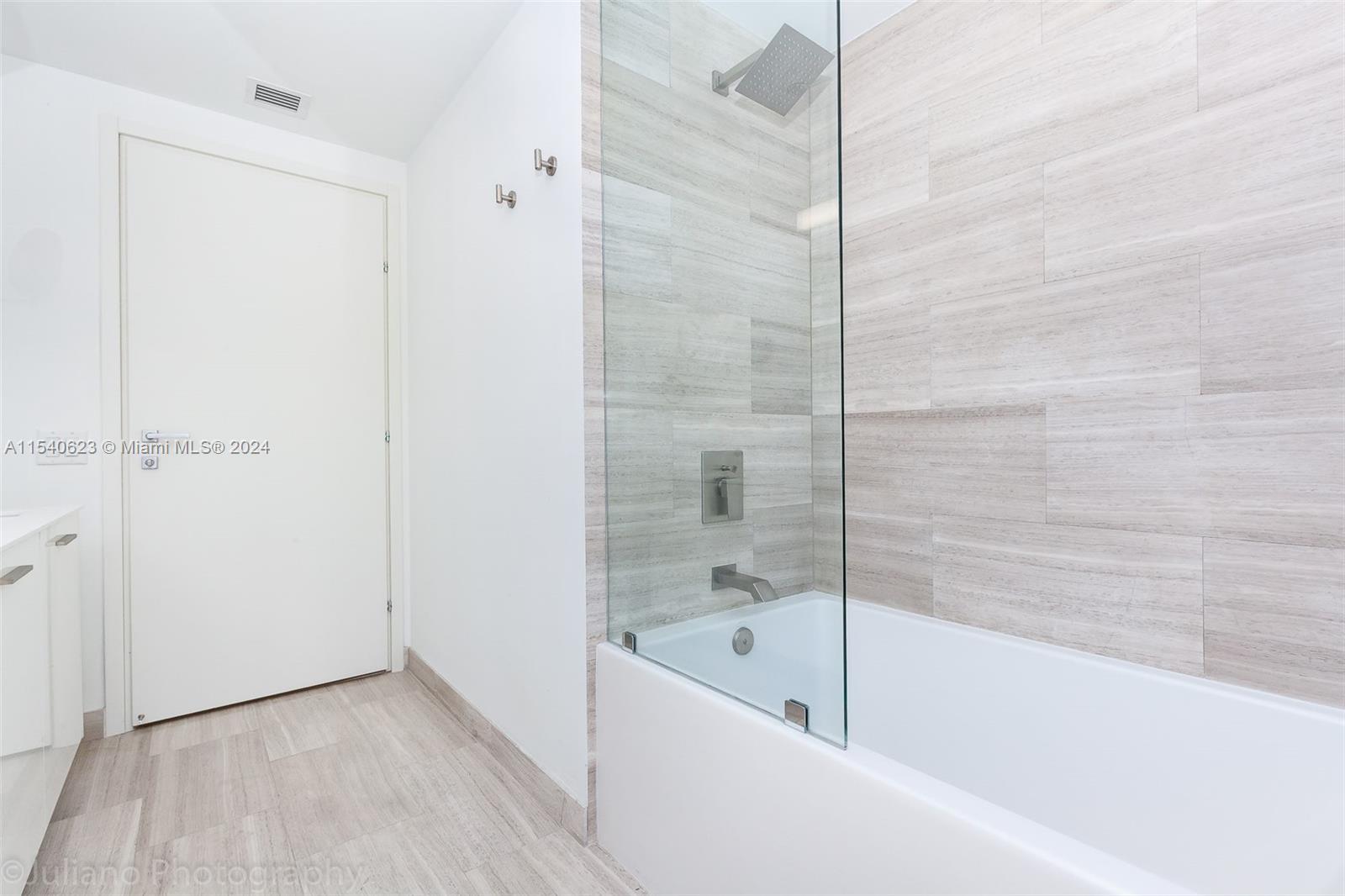 1300 Brickell Bay Dr # 1710