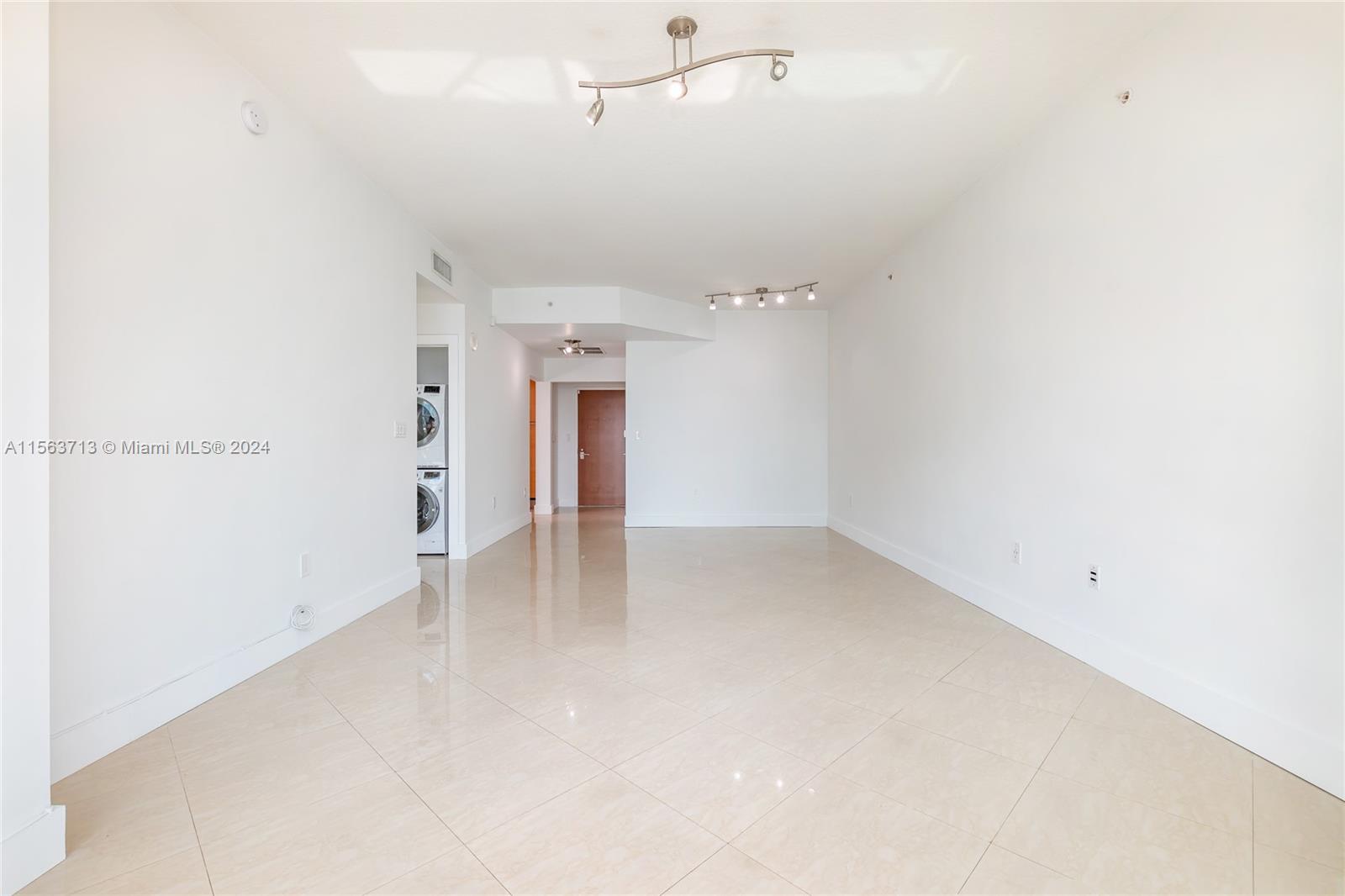 31 SE 5th St # 3914