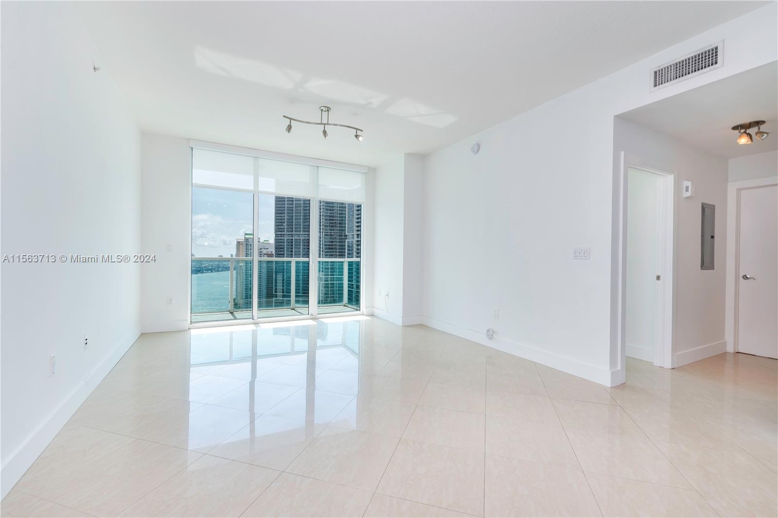 31 SE 5th St # 3914