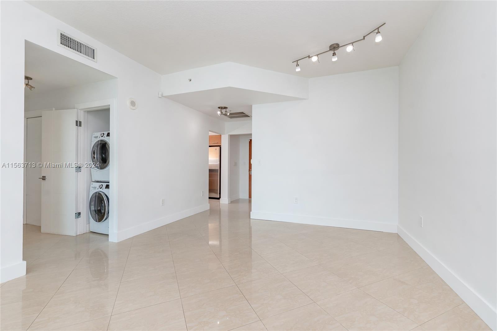 31 SE 5th St # 3914