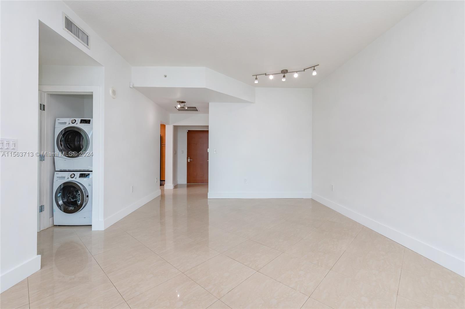 31 SE 5th St # 3914
