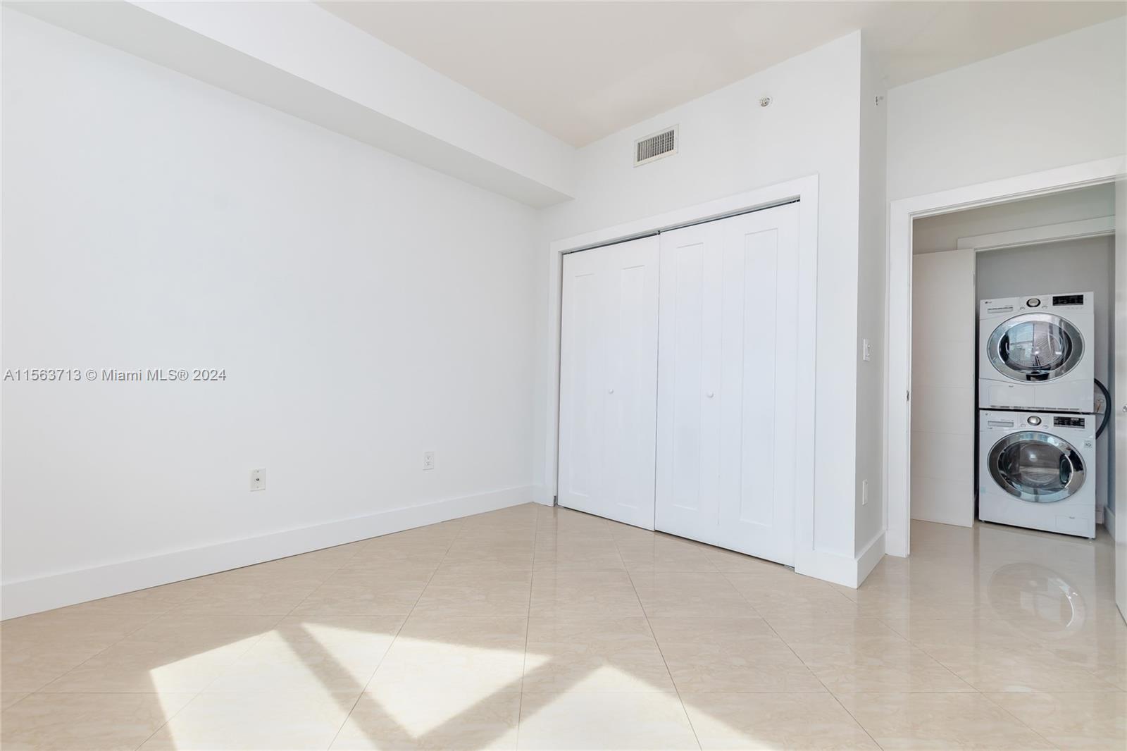 31 SE 5th St # 3914