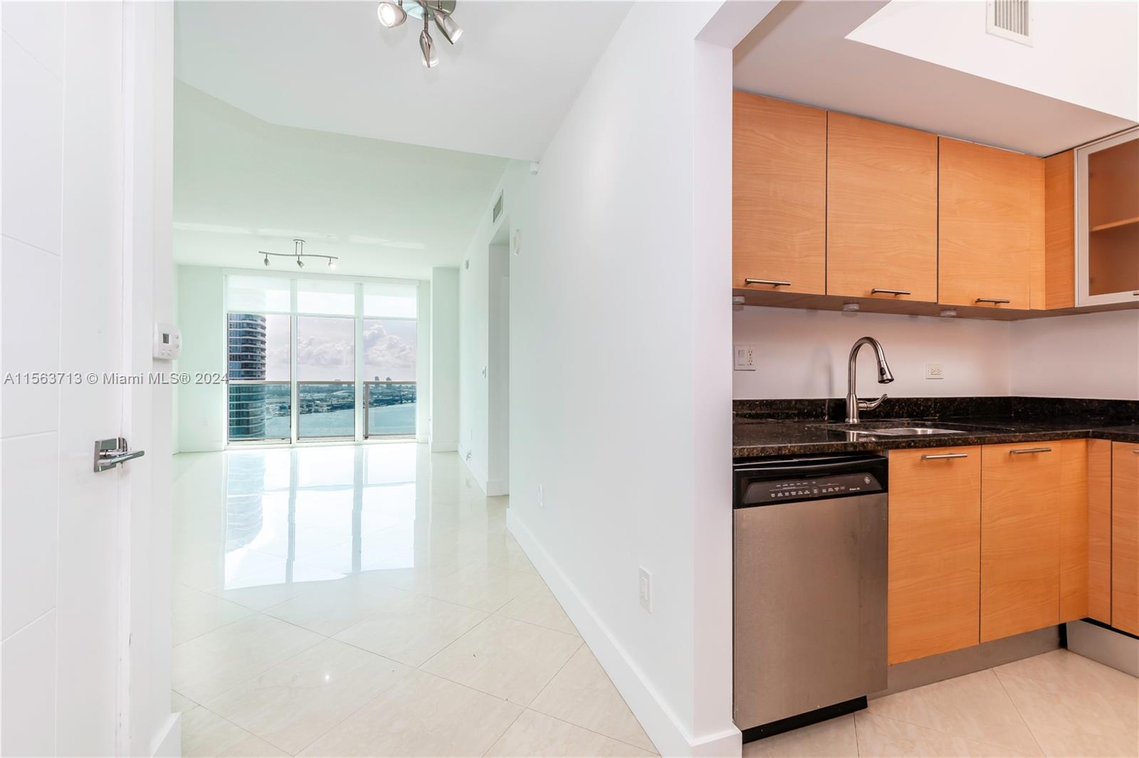 31 SE 5th St # 3914