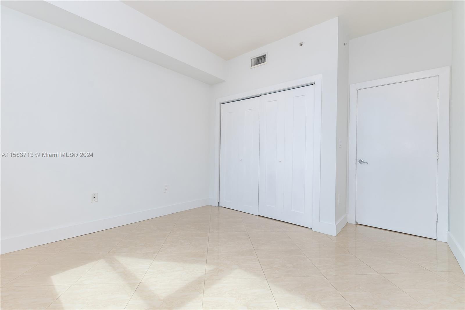 31 SE 5th St # 3914
