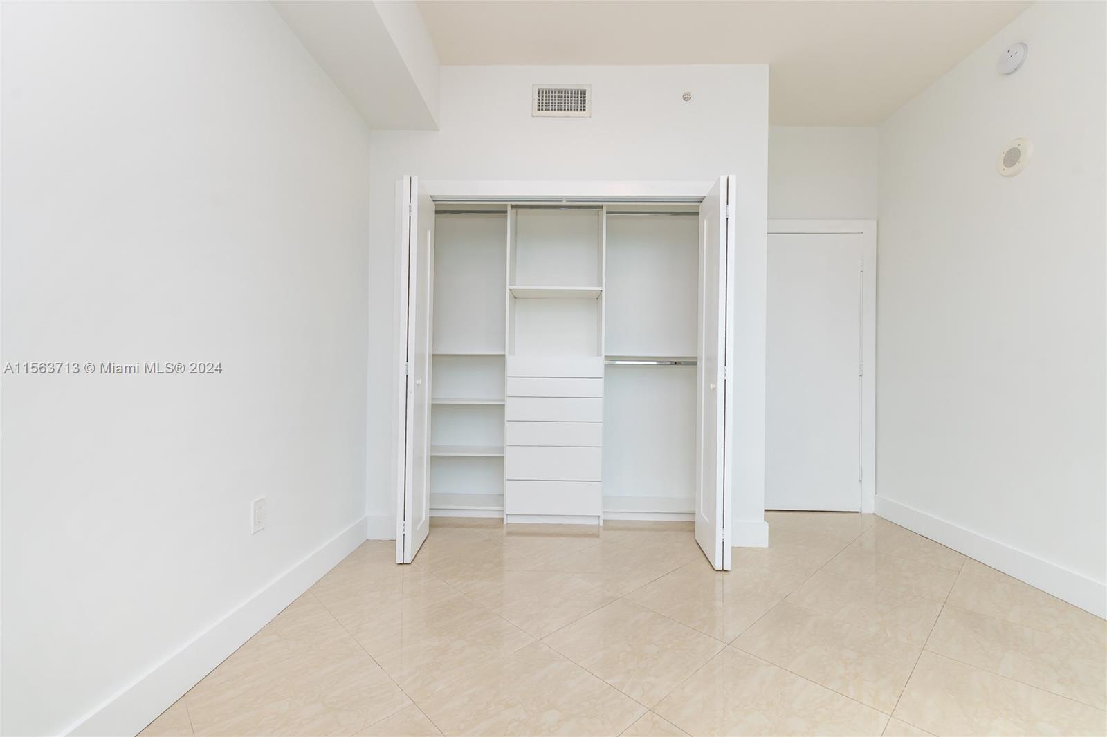 31 SE 5th St # 3914