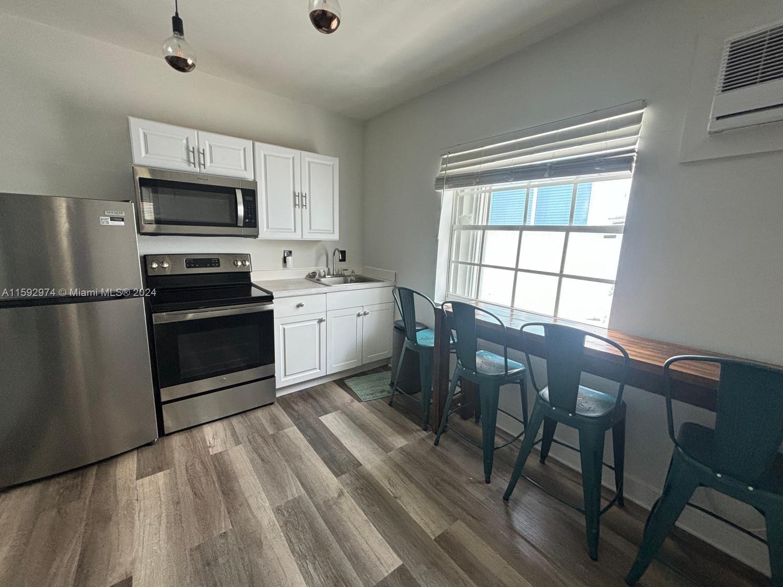 6966 Byron Ave # 203