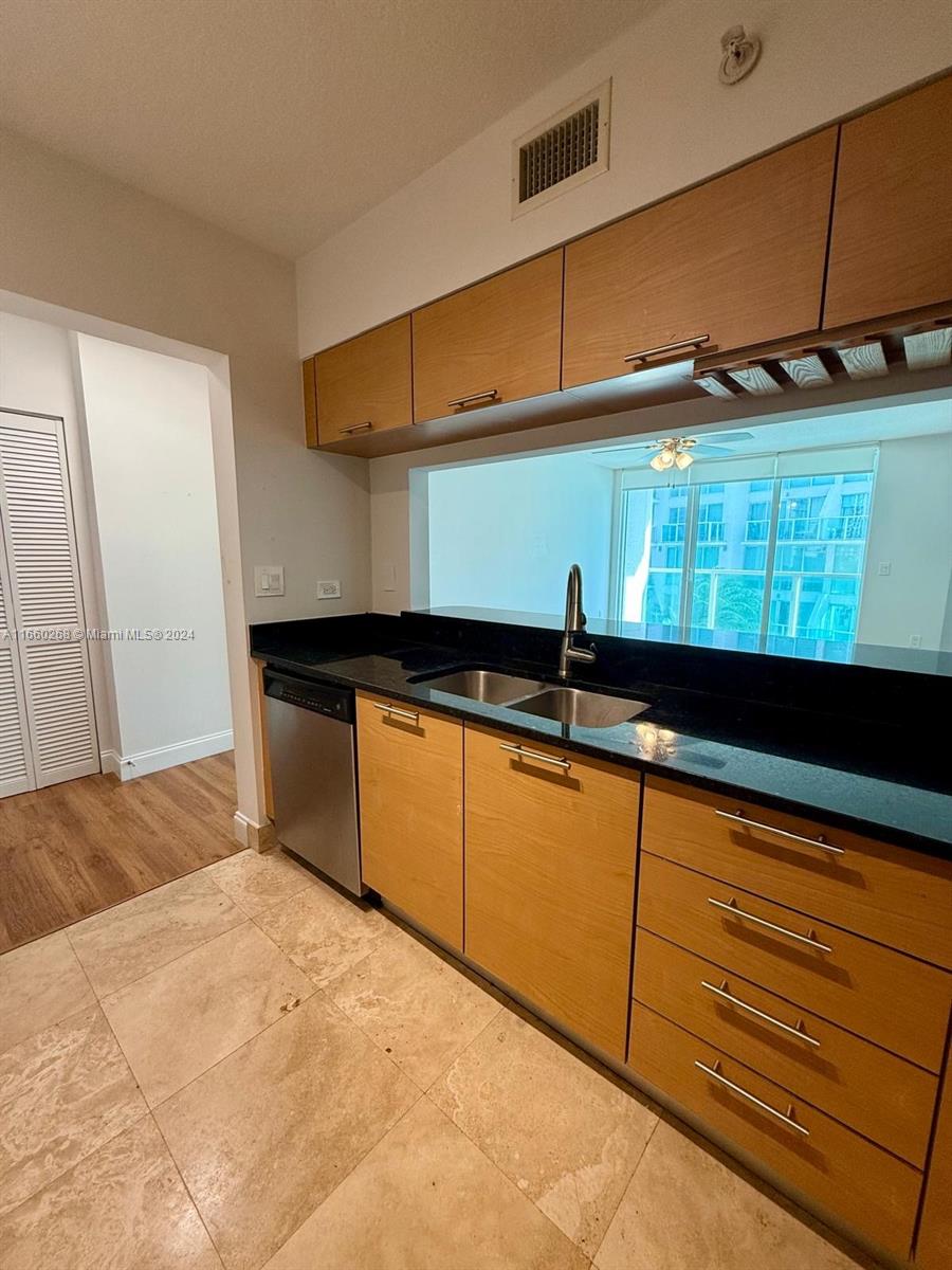 31 SE 5th St # 1511
