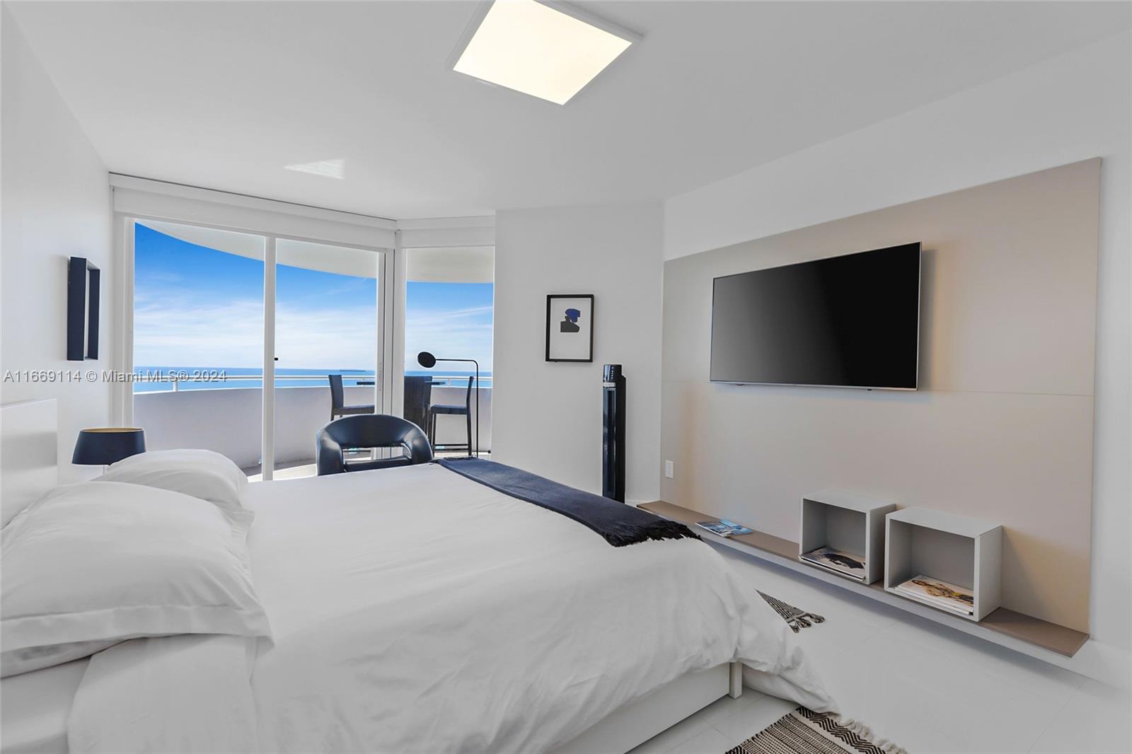 6301 Collins Ave # 2103