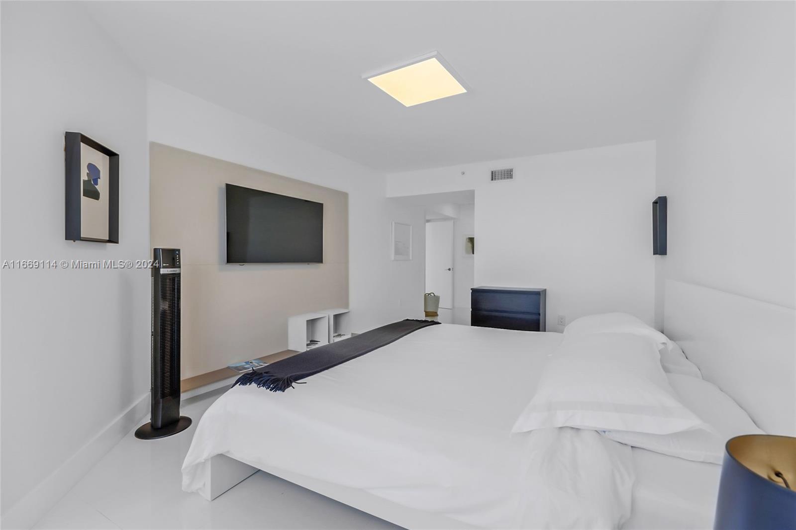 6301 Collins Ave # 2103
