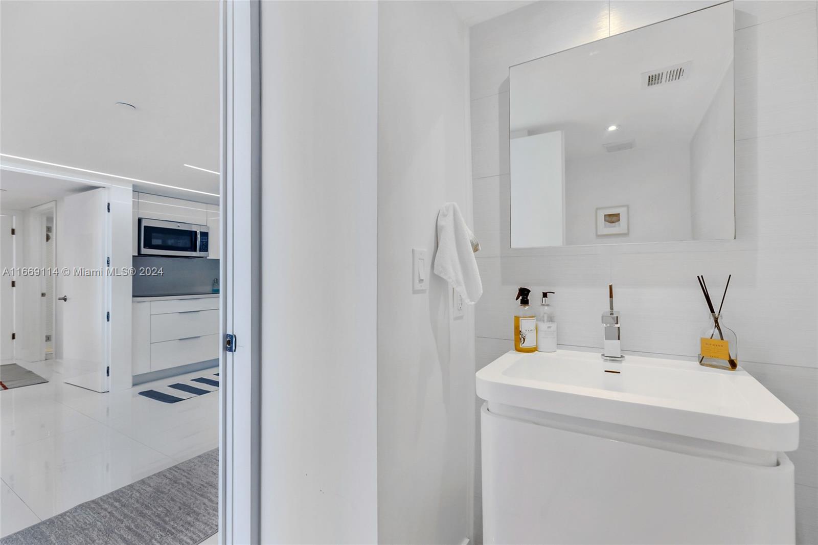 6301 Collins Ave # 2103