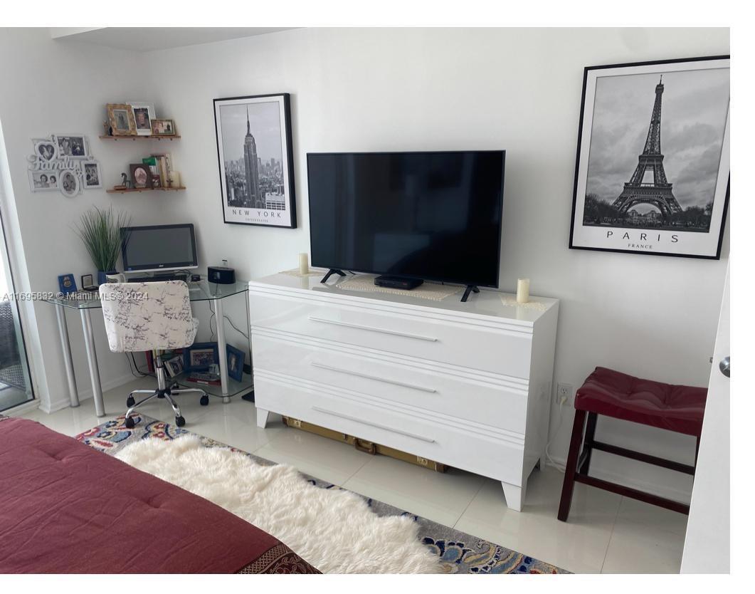 244 Biscayne Blvd # 3004