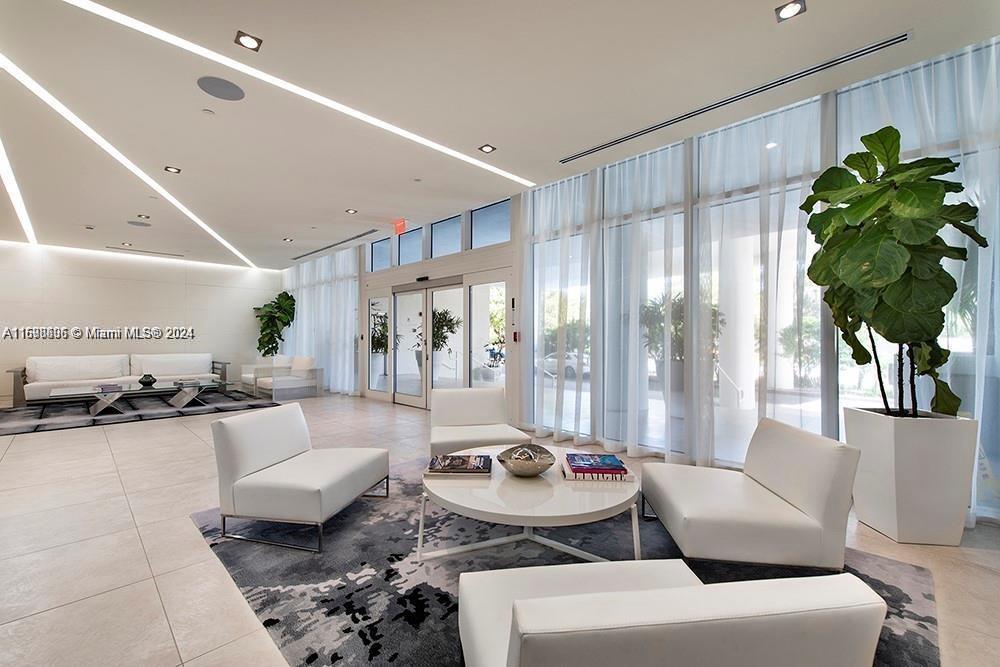 4250 Biscayne Blvd # 709