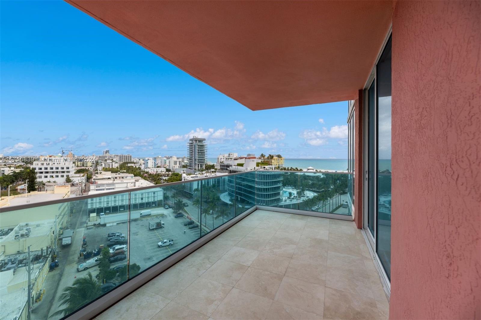 300 S Pointe Dr # 1105