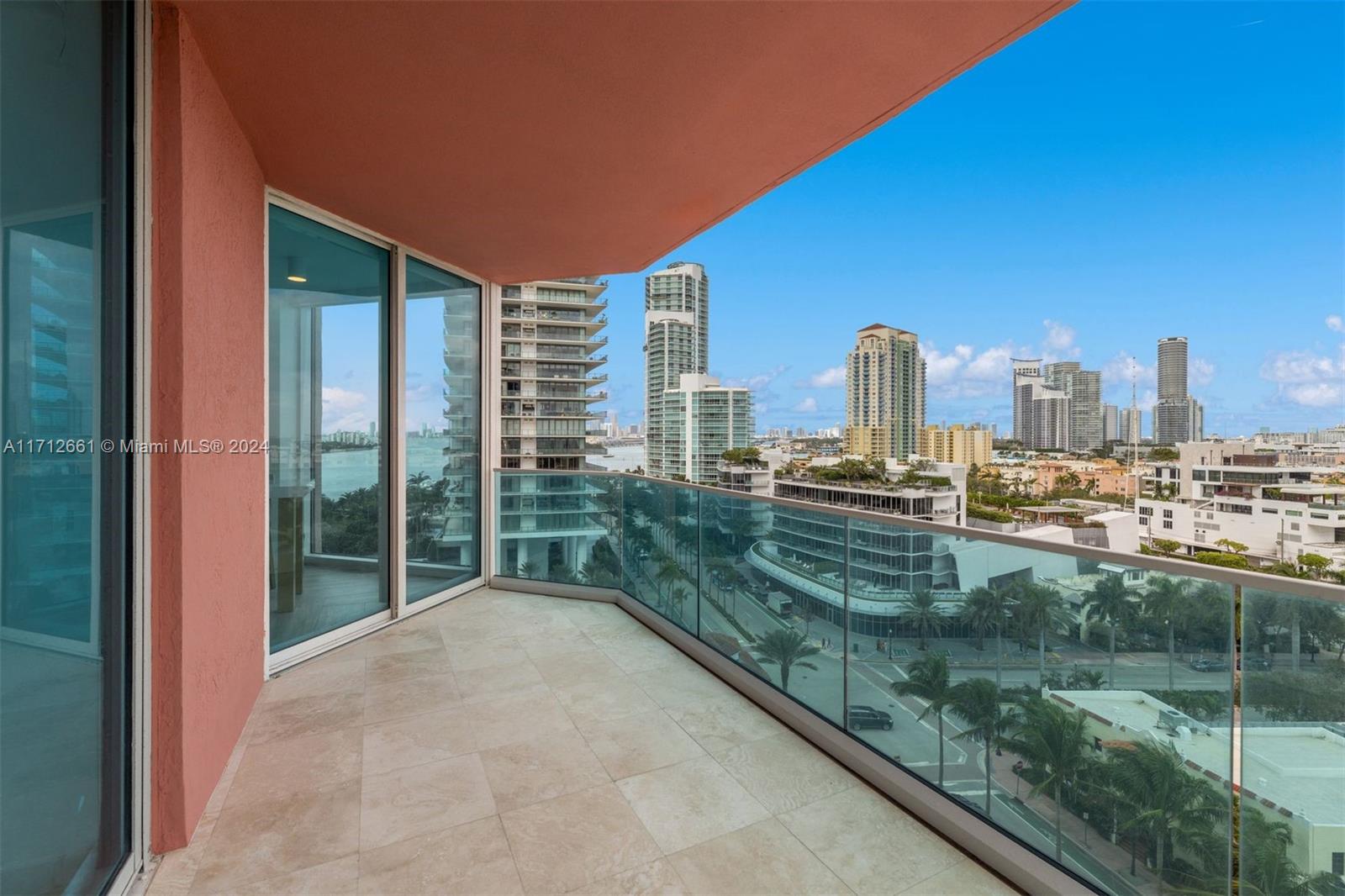 300 S Pointe Dr # 1105